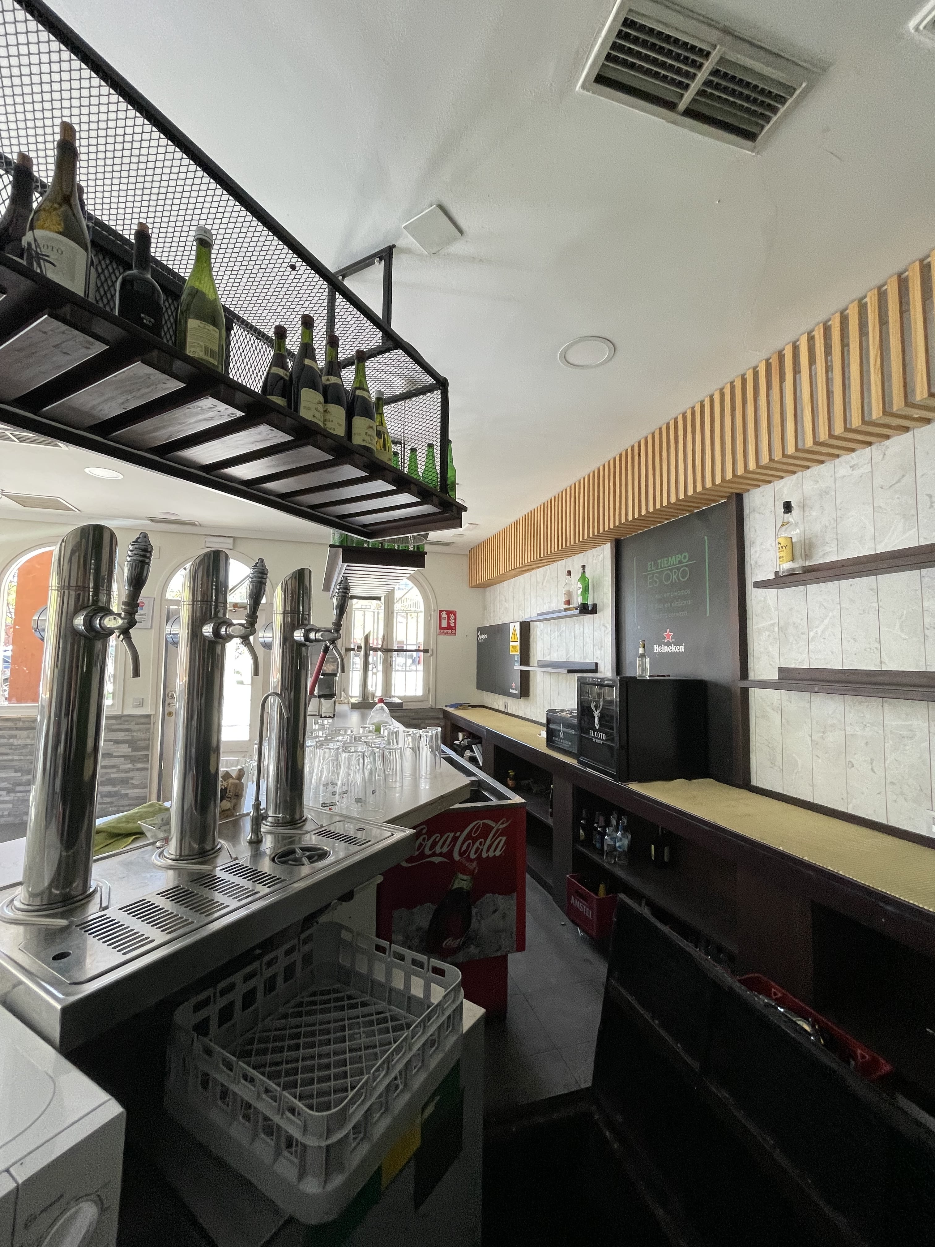 ALQUILER DE BAR CAFETERIA - Tellez Inmobiliaria