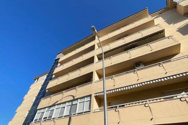 PISO AMUEBLADO CON TERRAZA