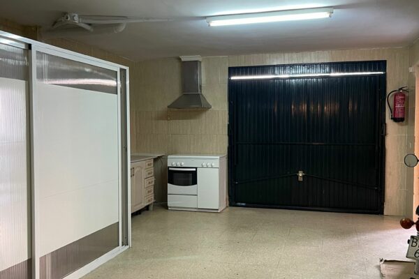 LUMINOSO ADOSADO CON TERRAZA
