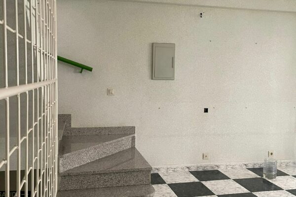 CASA JUNTO A LA CALLE SOL