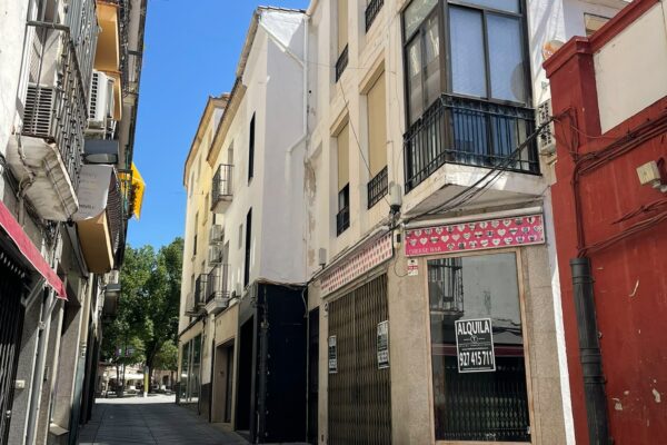 LOCAL EN CALLE TRUJILLO